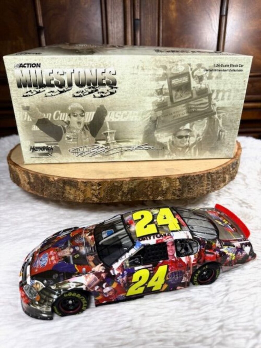 Vintage Jeff Gordon #24 Milestones 3X Daytona 500 Winner 2005 Monte Carlo 1:24